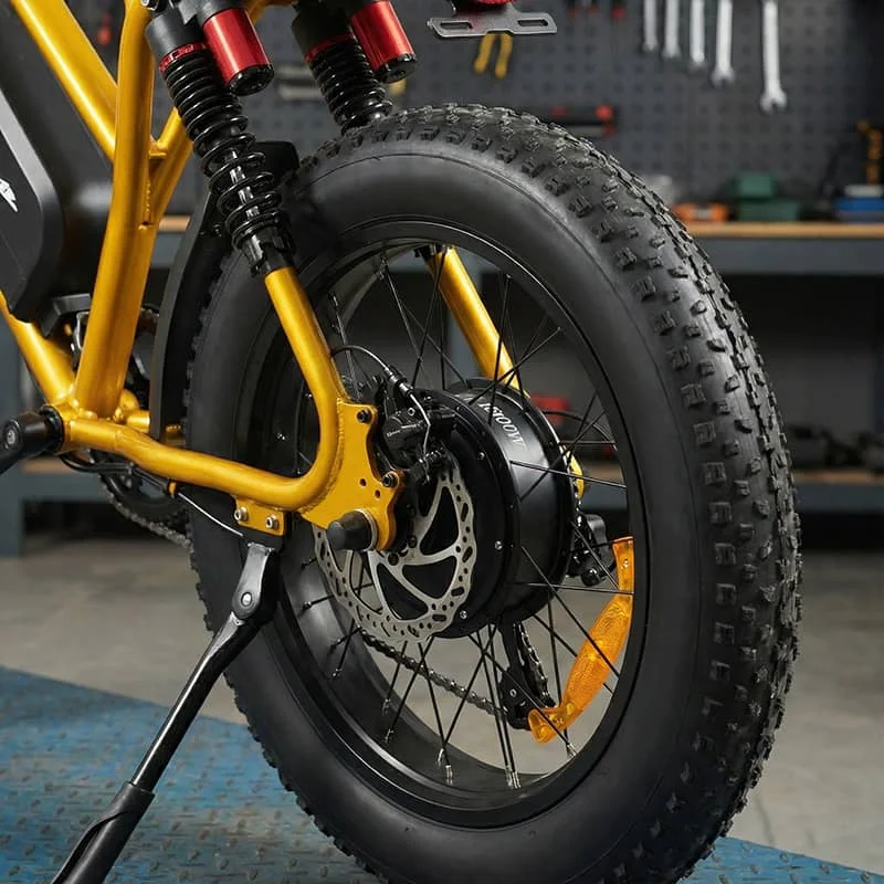 Close-up detail of the Poleejiek F6 rear hub showing the 1500W motor and 20x4 inch fat tires, highlighting the reinforced steel frame and off-road suspension capabilities.